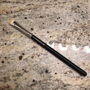 MAC 239 Synthetic Eye Shader Brush